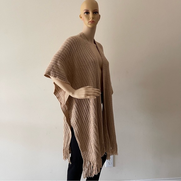 Cable Knit Ruana Camel Fringe Poncho Cardigan - Picture 4 of 9